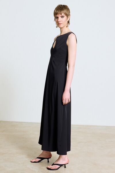 DRESS WITH CUT-OUT DETAIL